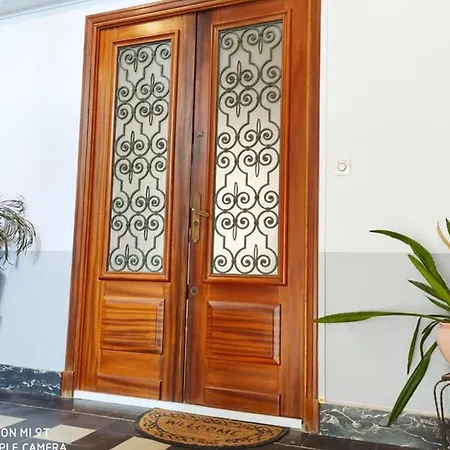 157m2, 4 Chambres, 4 Salles De Bains, 2 Wc, 2 Parkings En Hypercentre * Valence (Drome)