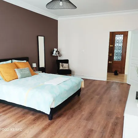 157m2, 4 Chambres, 4 Salles De Bains, 2 Wc, 2 Parkings En Hypercentre Valence (Drome)