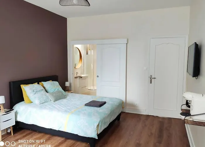 Apartman 157m2, 4 Chambres, 4 Salles De Bains, 2 Wc, 2 Parkings En Hypercentre *