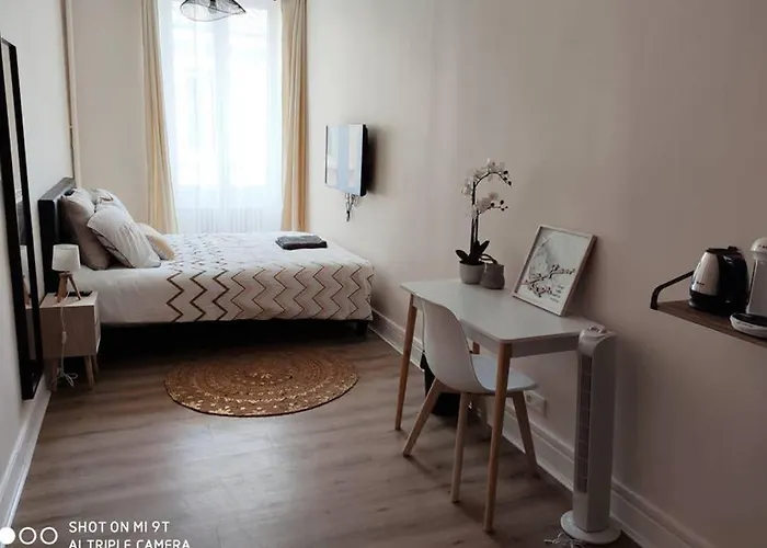 Apartman 157m2, 4 Chambres, 4 Salles De Bains, 2 Wc, 2 Parkings En Hypercentre Valence