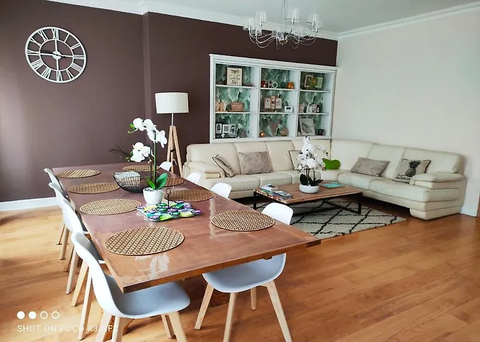 157m2, 4 Chambres, 4 Salles De Bains, 2 Wc, 2 Parkings En Hypercentre Valence