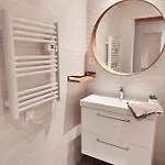 Apartment 157m2, 4 Chambres, 4 Salles De Bains, 2 Wc, 2 Parkings En Hypercentre Valence (Drome)