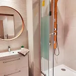 Apartment 157m2, 4 Chambres, 4 Salles De Bains, 2 Wc, 2 Parkings En Hypercentre