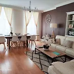 157m2, 4 Chambres, 4 Salles De Bains, 2 Wc, 2 Parkings En Hypercentre Apartment