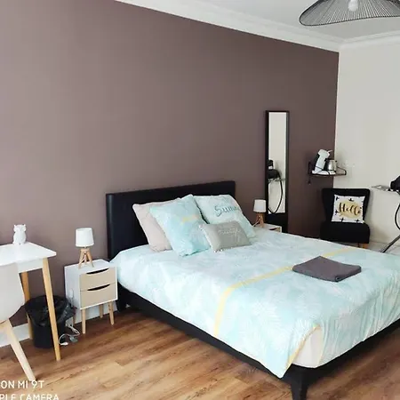 Apartment 157m2, 4 Chambres, 4 Salles De Bains, 2 Wc, 2 Parkings En Hypercentre *