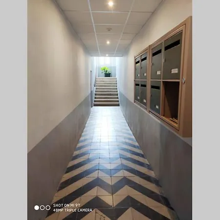 157m2, 4 Chambres, 4 Salles De Bains, 2 Wc, Hypercentre *