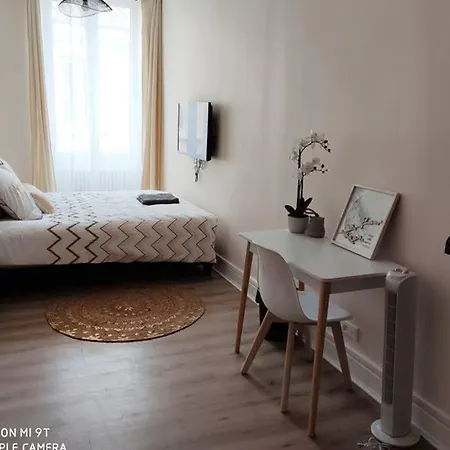 Apartment 157m2, 4 Chambres, 4 Salles De Bains, 2 Wc, 2 Parkings En Hypercentre Valence (Drome)