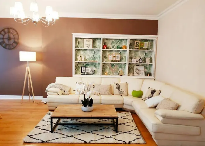 아파트 157m2, 4 Chambres, 4 Salles De Bains, 2 Wc, 2 Parkings En Hypercentre