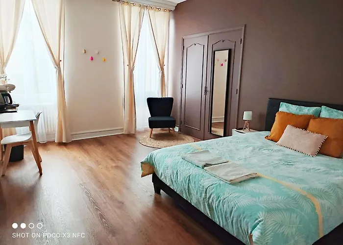 157m2, 4 Chambres, 4 Salles De Bains, 2 Wc, 2 Parkings En Hypercentre