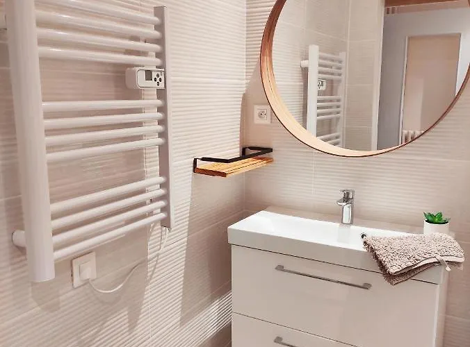 아파트 157m2, 4 Chambres, 4 Salles De Bains, 2 Wc, 2 Parkings En Hypercentre 발랑스