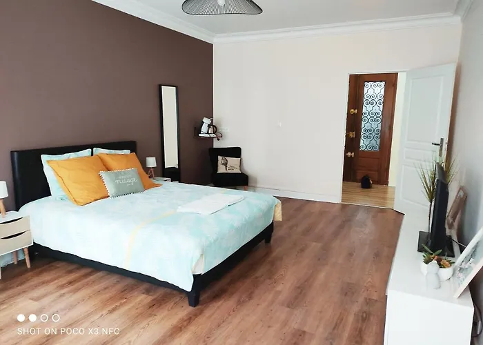 157m2, 4 Chambres, 4 Salles De Bains, 2 Wc, 2 Parkings En Hypercentre 발랑스